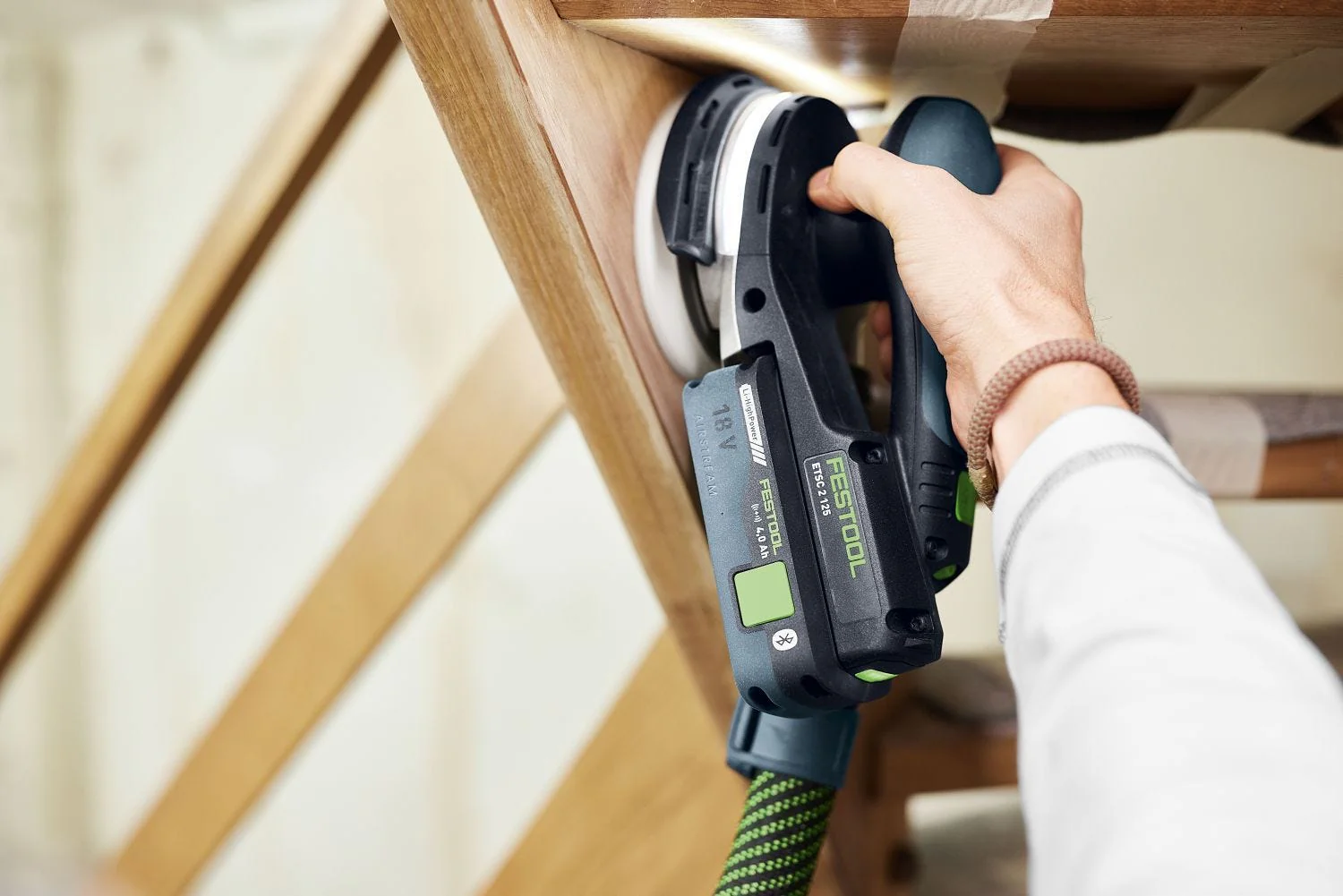 Festool Cordless 18V ETSC 2 125mm (5-in.) Sander w/ 100-Piece GRANAT Abrasive Systainer Set - Image 4