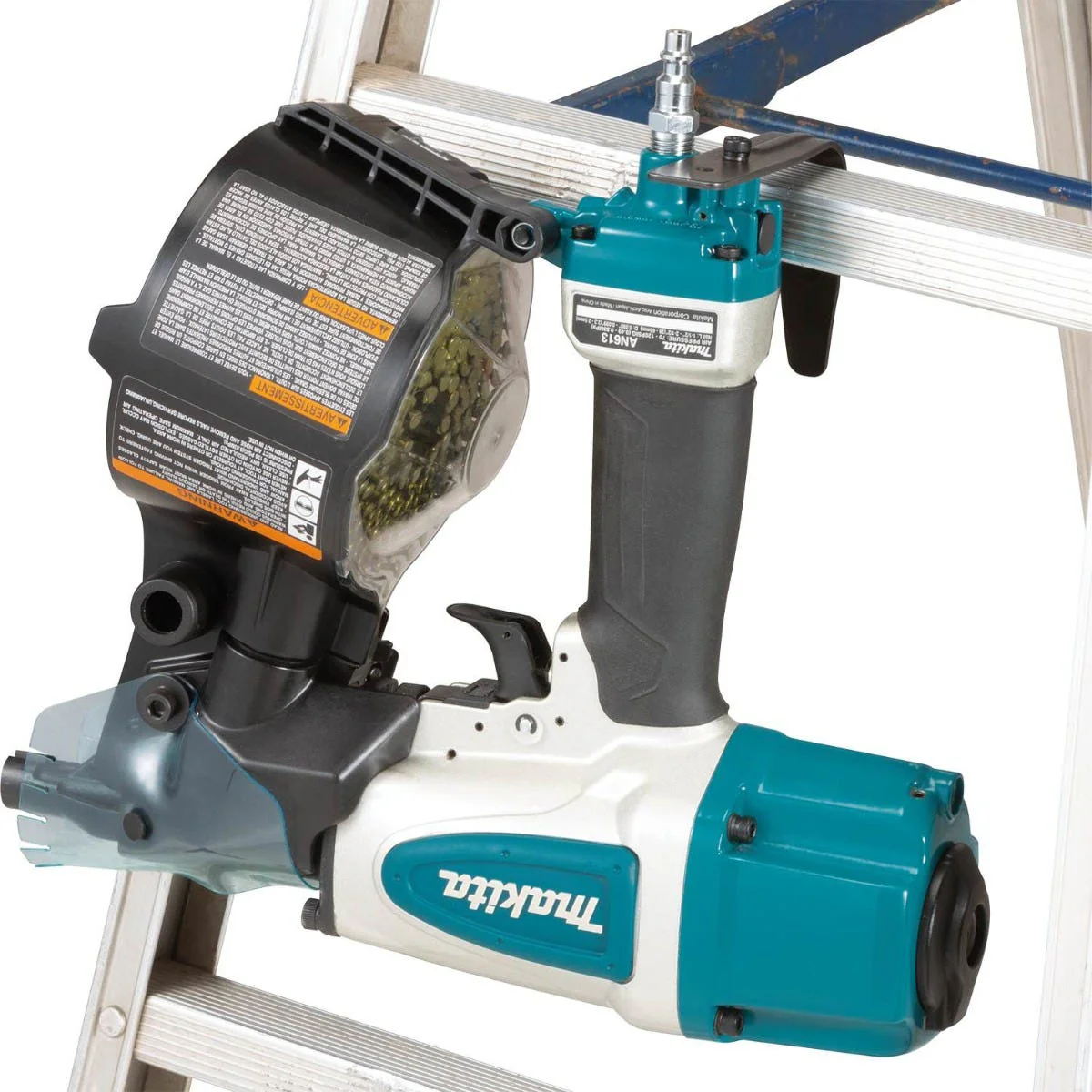 Makita AN613 15Ã‚Â° 2-1/2" Siding Coil Nailer - Image 8