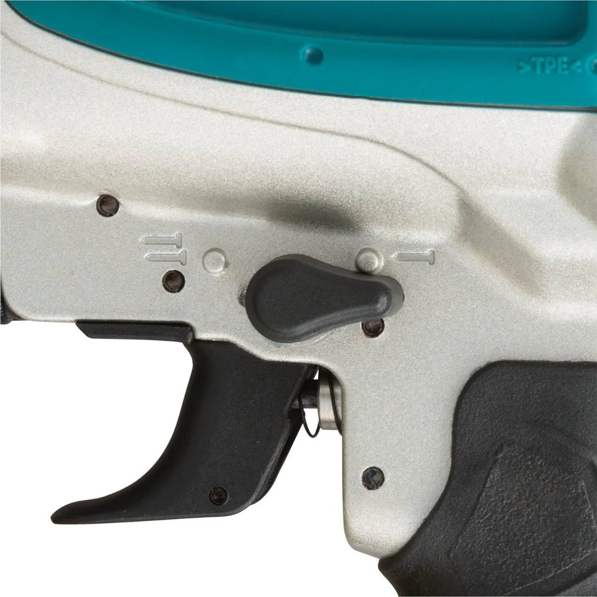 Makita AN613 15Ã‚Â° 2-1/2" Siding Coil Nailer - Image 9